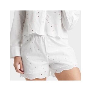 A New Day Womens Medium 100% Cotton White Eyelet Shorts Lined Scalloped Preppy
